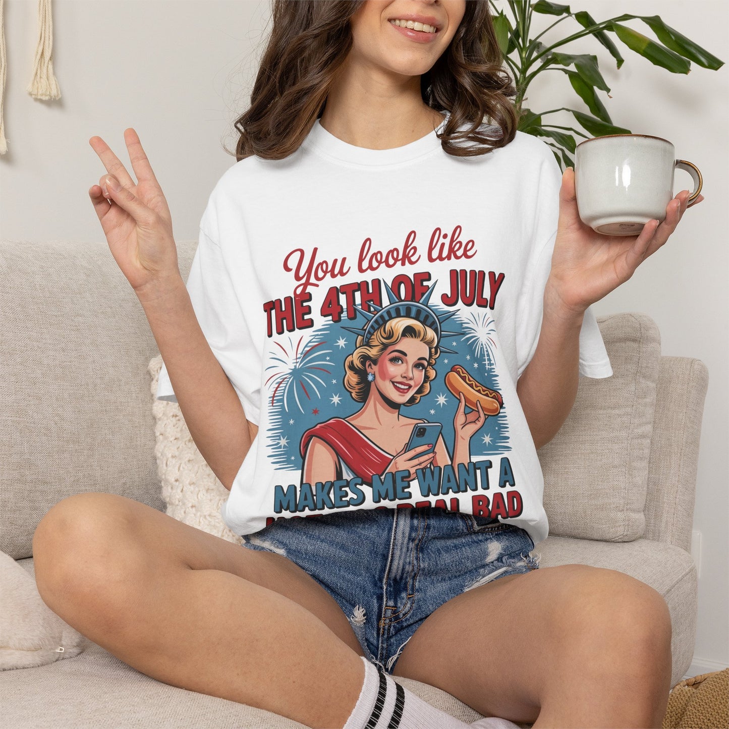 4th of July Hot Dog Tee — Funny Retro Independence Day Graphic T‑Shirt
